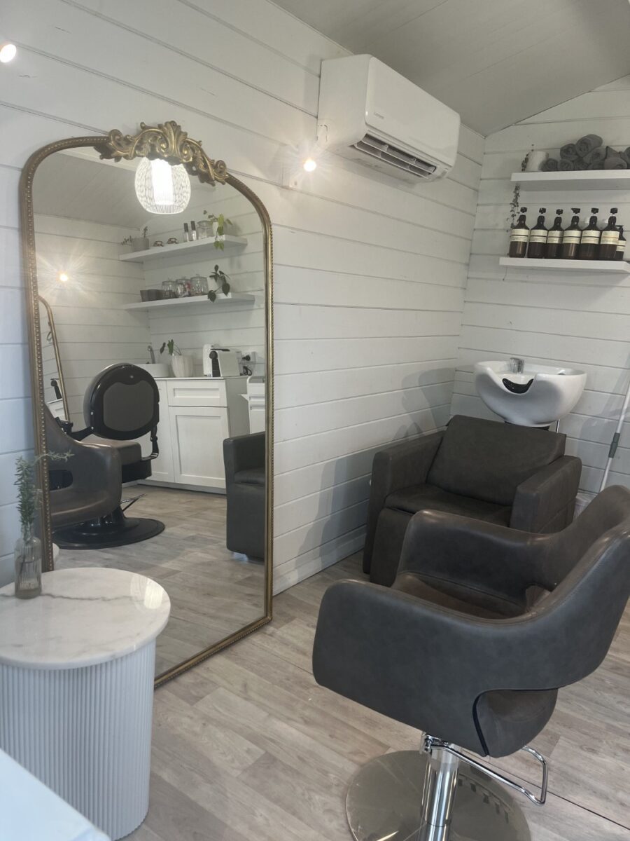 Belinda's Cabana Cabin Kitset with Hair salon chair